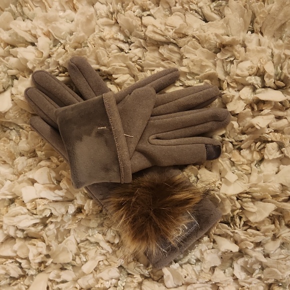 NEW UGG GLOVES - Picture 3 of 3